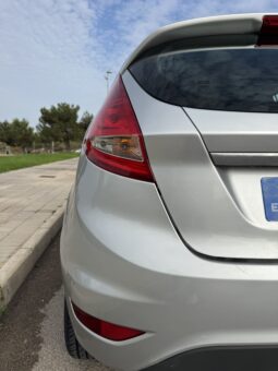 Ford Fiesta 2010 Silver full