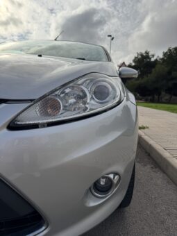 Ford Fiesta 2010 Silver full