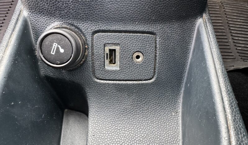 Ford Fiesta 2010 Silver full