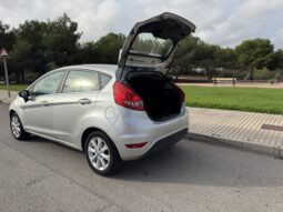 Ford Fiesta 2010 Silver full