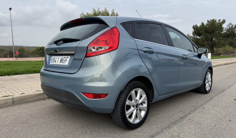 Ford Fiesta 2010 Blue full