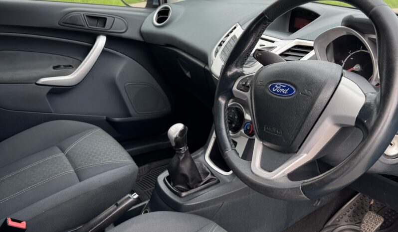 Ford Fiesta 2010 Blue full
