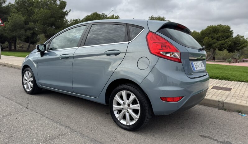 Ford Fiesta 2010 Blue full