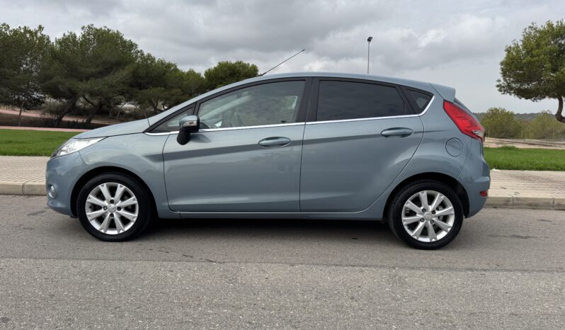 Ford Fiesta 2010 Blue full