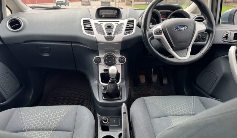 Ford Fiesta 2010 Blue full