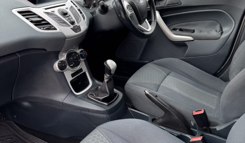Ford Fiesta 2010 Blue full