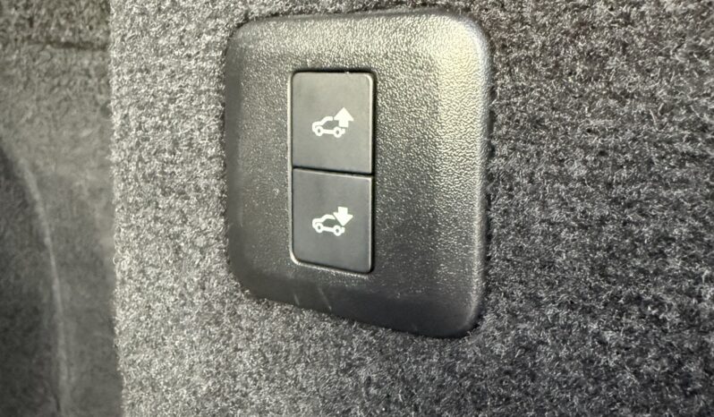 Range Rover Sport SVR full