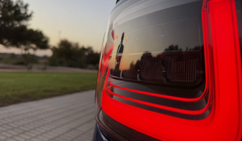 Range Rover Sport SVR full