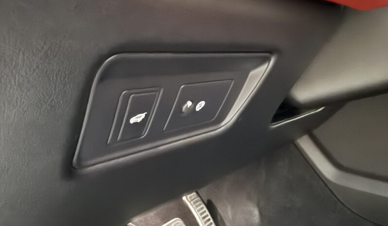 Range Rover Sport SVR full