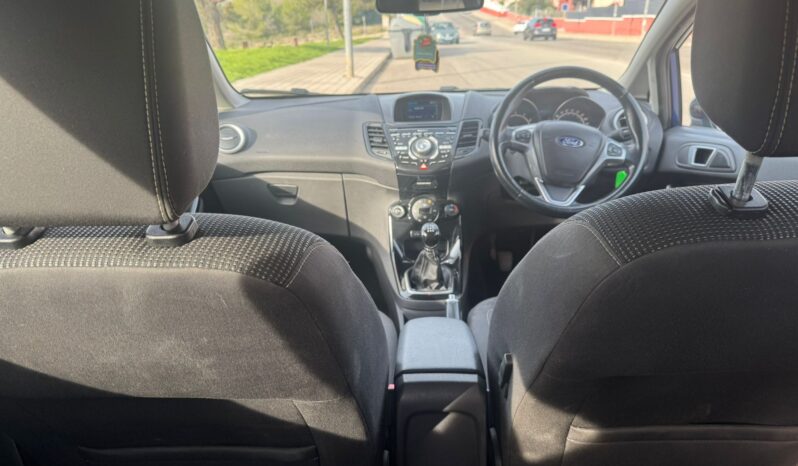 Ford Fiesta Titanium full