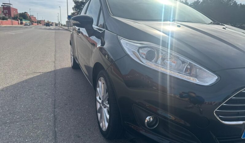 Ford Fiesta Titanium full