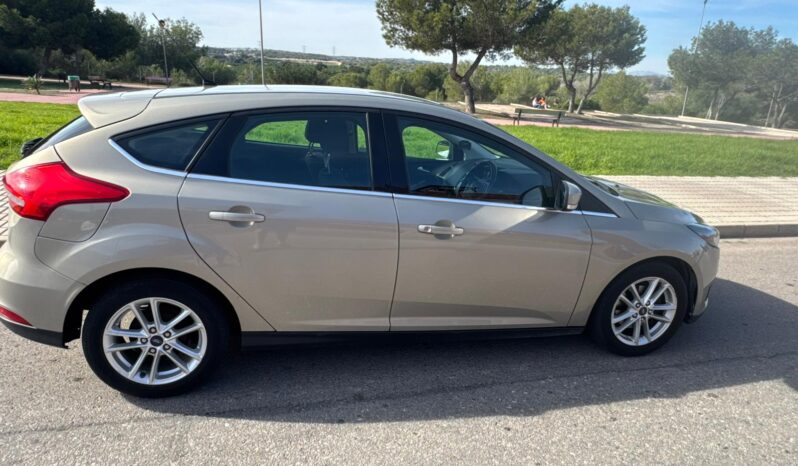 Ford Focus 1.0 full