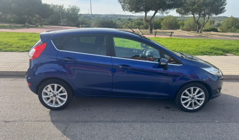 Ford Fiesta Titanium full