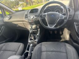 Ford Fiesta Titanium full