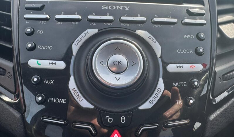 Ford Fiesta Titanium full