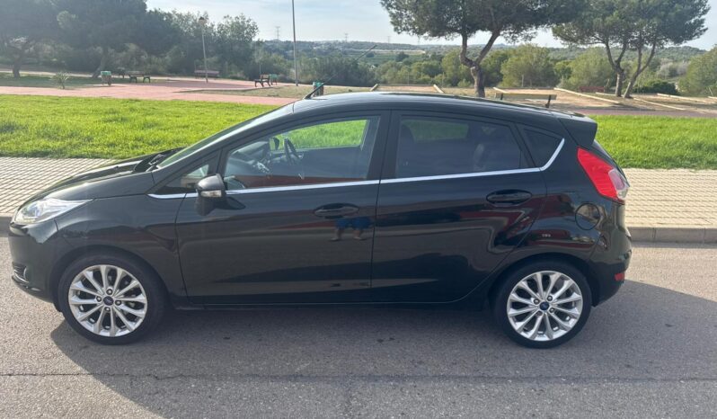 Ford Fiesta Titanium full