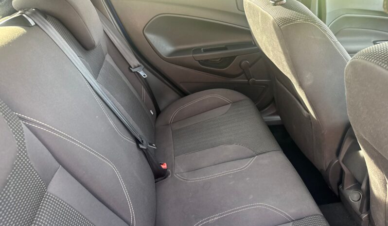 Ford Fiesta Titanium full