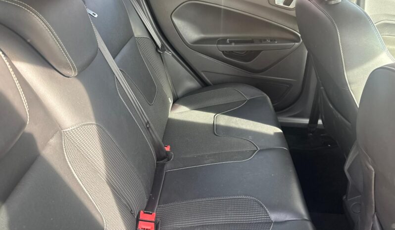 Ford Fiesta Titanium full