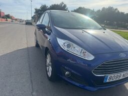 Ford Fiesta Titanium full