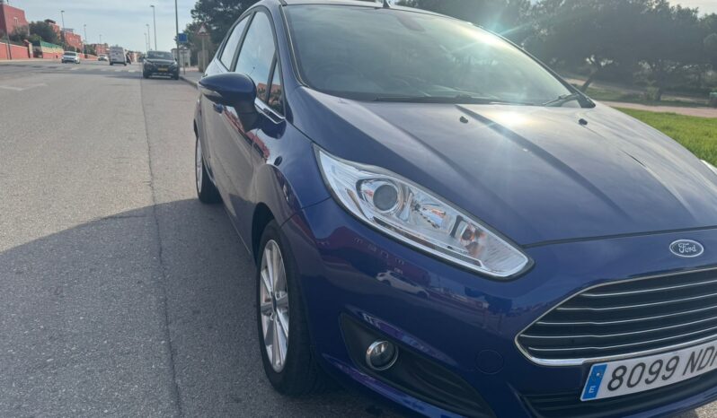 Ford Fiesta Titanium full