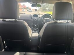 Ford Fiesta Titanium full