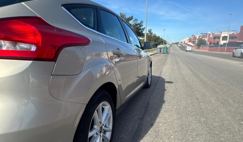 Ford Focus 1.0 full