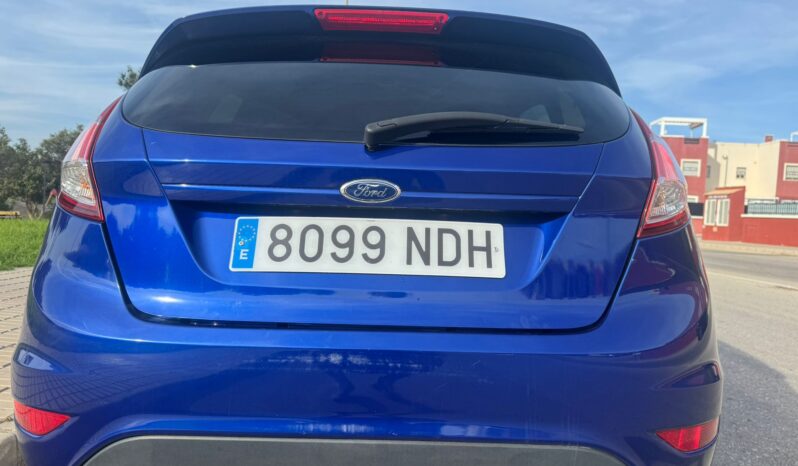 Ford Fiesta Titanium full