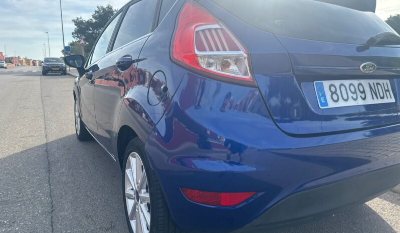 Ford Fiesta Titanium full