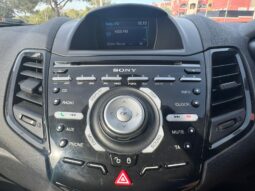 Ford Fiesta Titanium full