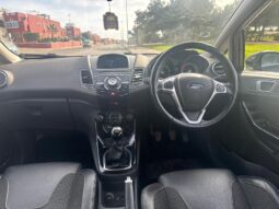 Ford Fiesta Titanium full