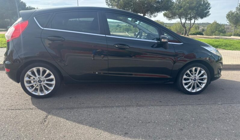 Ford Fiesta Titanium full
