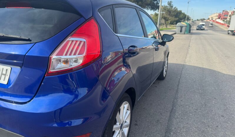 Ford Fiesta Titanium full